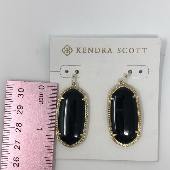 White Elle Earrings - Picture 6 of 8